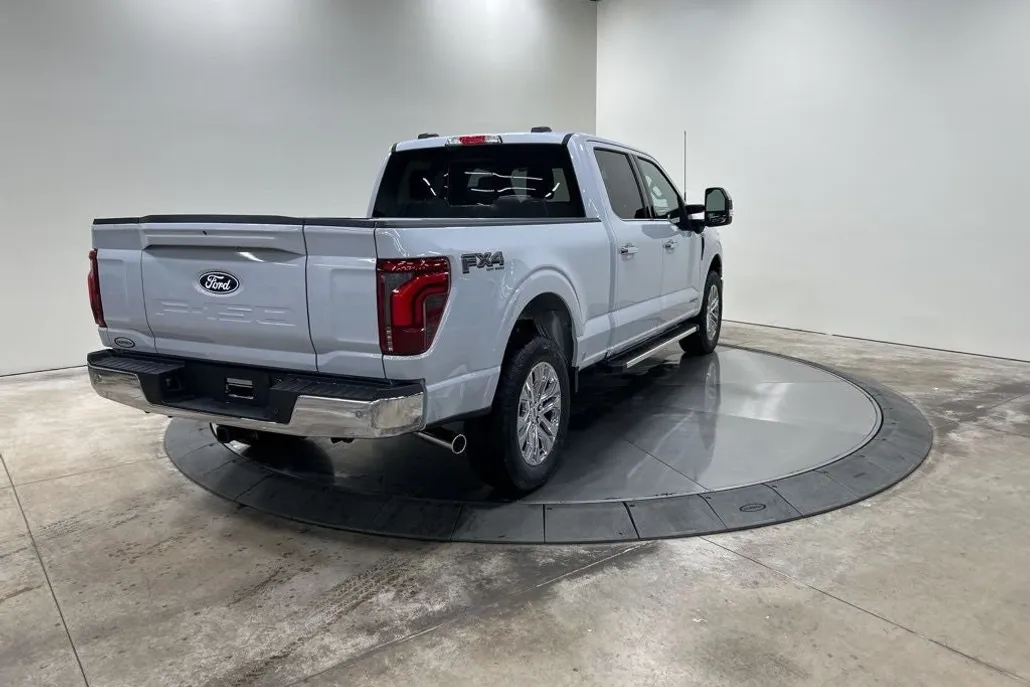 2025 Ford F-150 Lariat photo 1