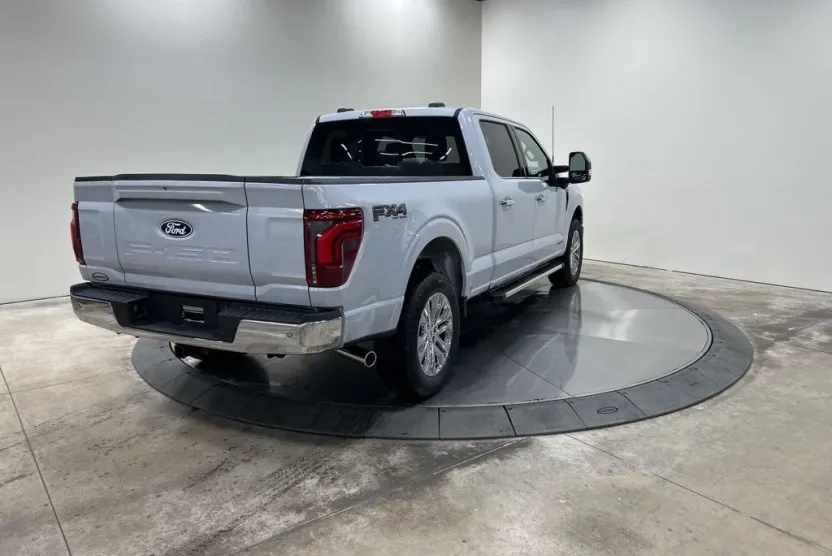 2025 Ford F-150 Lariat photo 1