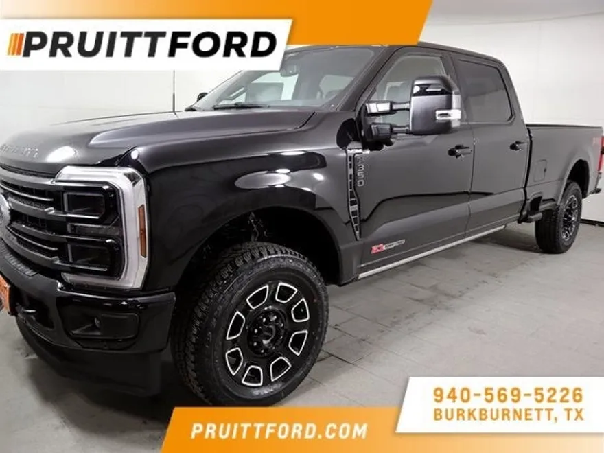 2025 Ford F-350 Platinum photo 1