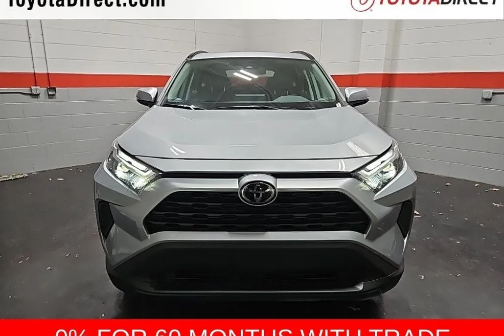 2025 Toyota RAV4 Hybrid XLE photo 1