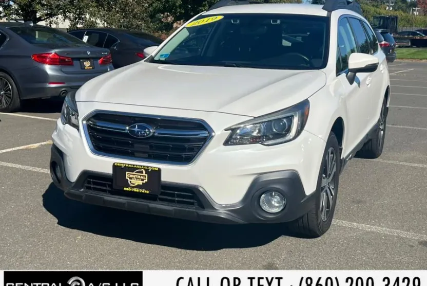 2019 Subaru Outback 2.5i Limited photo 1