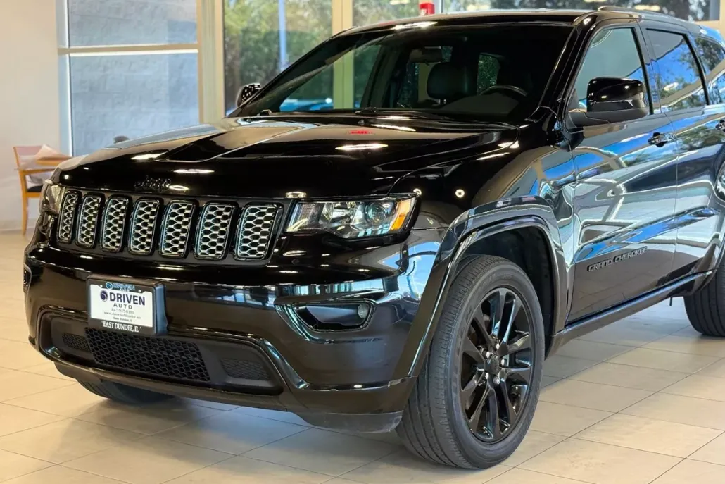 2021 Jeep Grand Cherokee Laredo photo 1