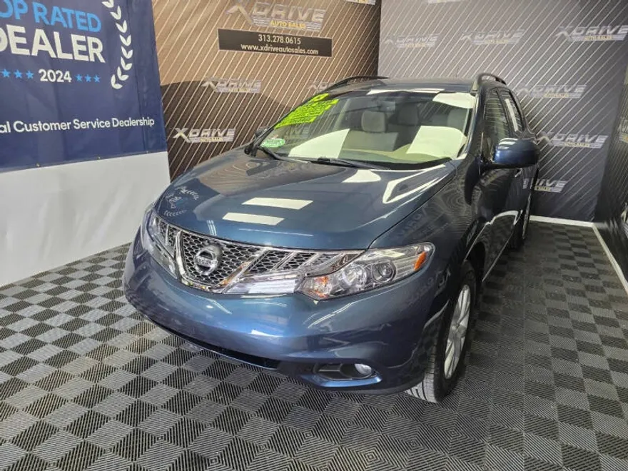 2013 Nissan Murano SV photo 1