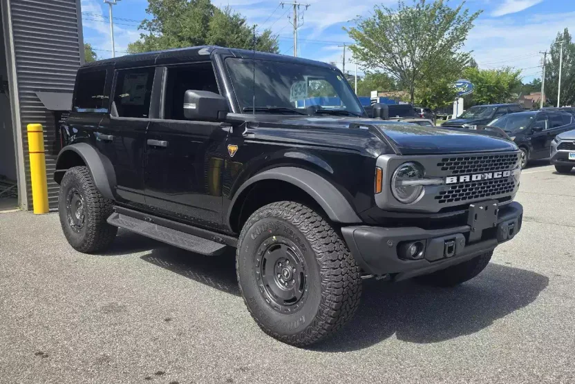 2025 Ford Bronco Badlands photo 1
