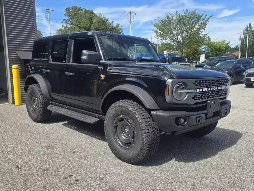 2025 Ford Bronco Badlands photo 1