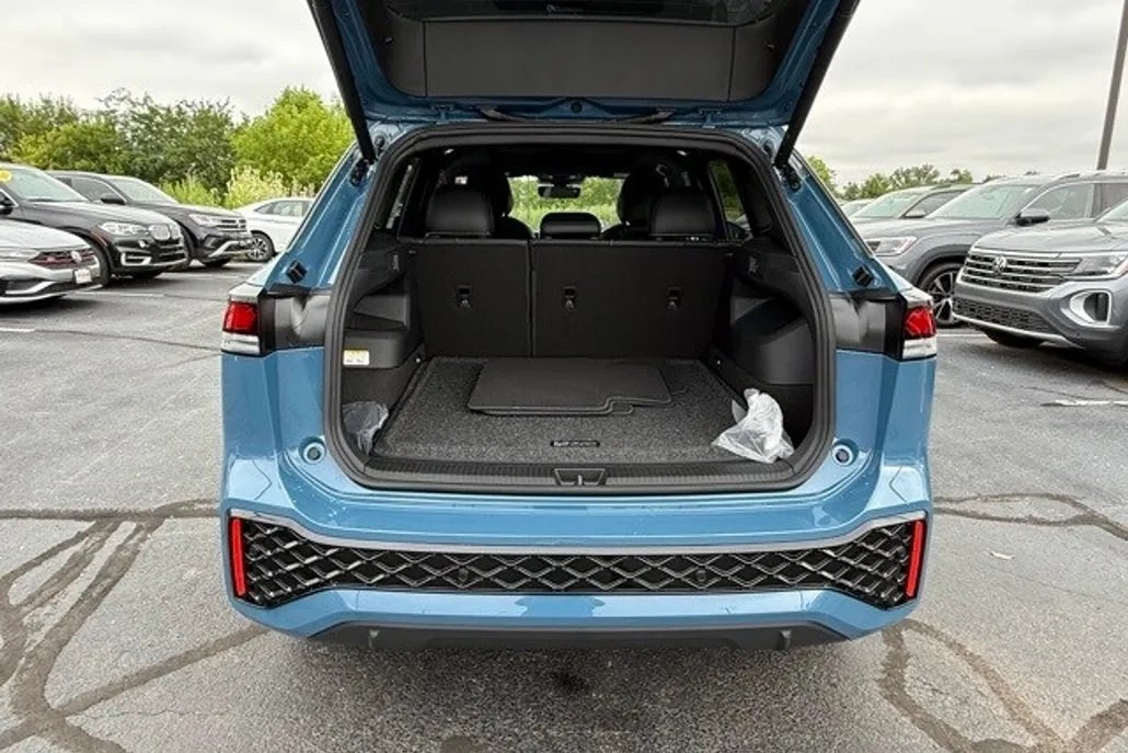 2025 Volkswagen Tiguan SE R-Line Black photo 1