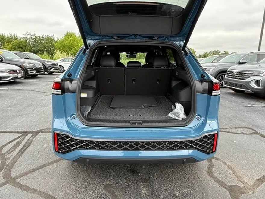 2025 Volkswagen Tiguan SE R-Line Black photo 1