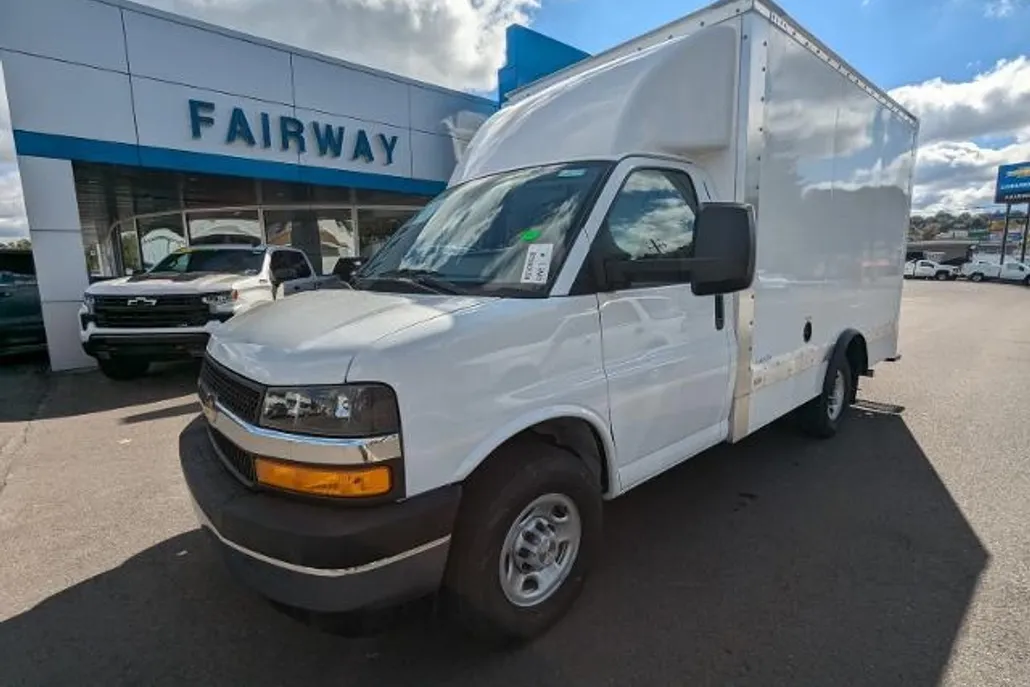 2024 Chevrolet Express 3500 Cutaway Van photo 1