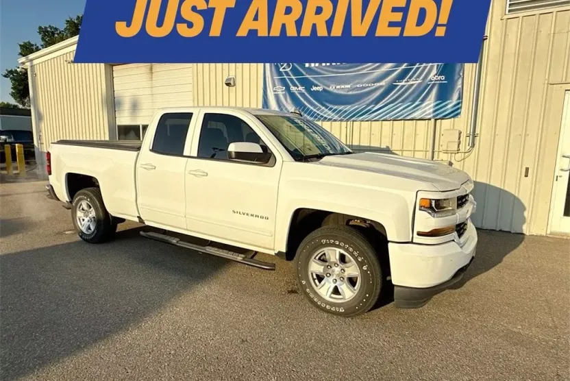 2018 Chevrolet Silverado 1500 LT photo 1
