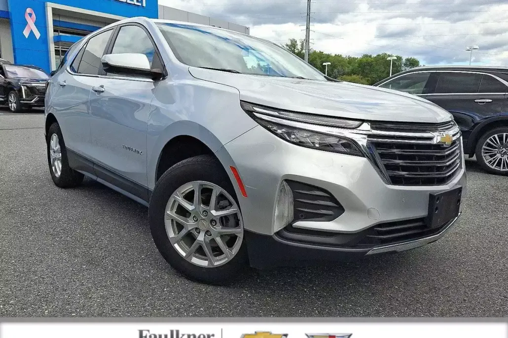 2022 Chevrolet Equinox LT photo 1
