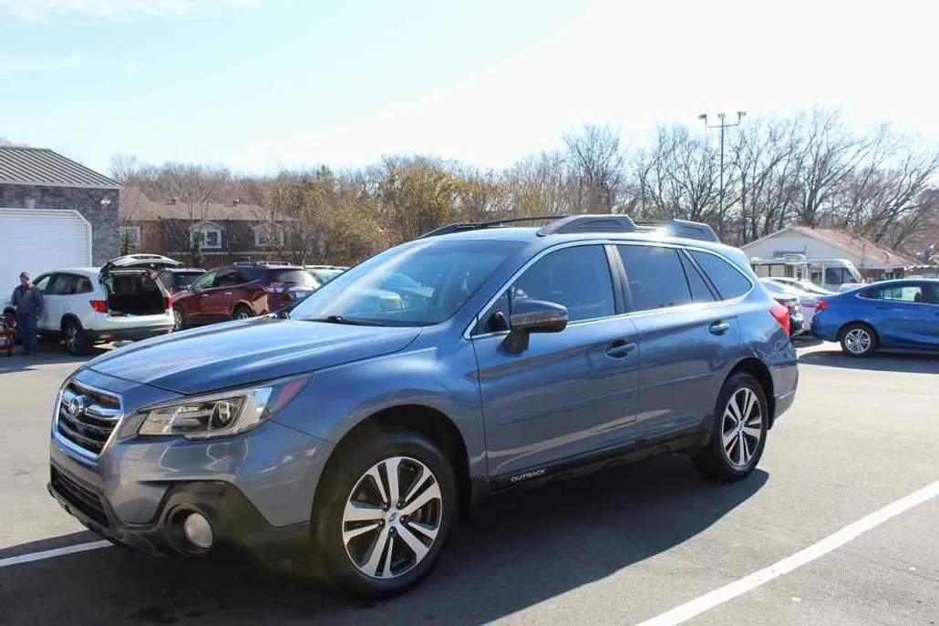 2018 Subaru Outback 2.5i Limited photo 1