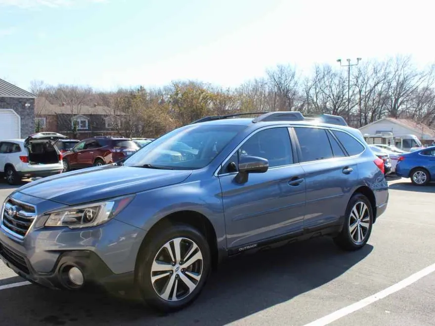 2018 Subaru Outback 2.5i Limited photo 1