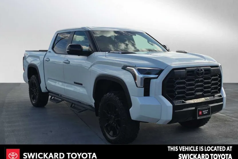 2024 Toyota Tundra Limited CrewMax photo 1