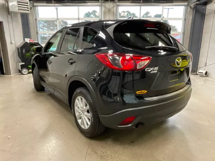 2016 Mazda CX-5 Touring photo 1