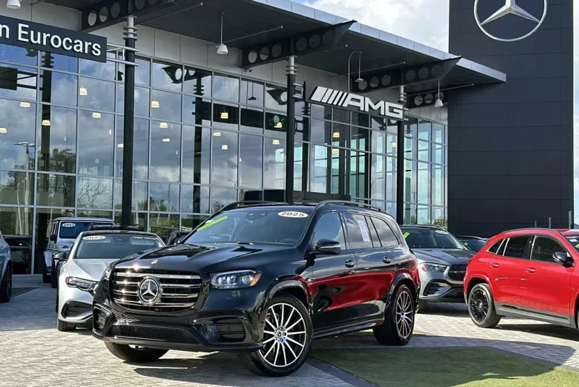 2025 Mercedes Benz GLS 450 4MATIC photo 1