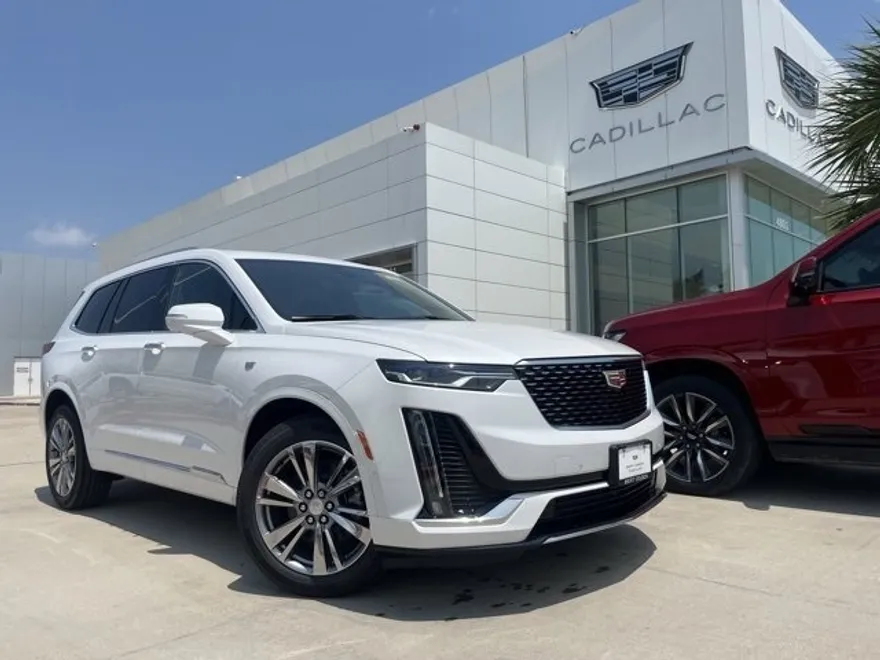 2025 Cadillac XT6 Premium Luxury photo 1