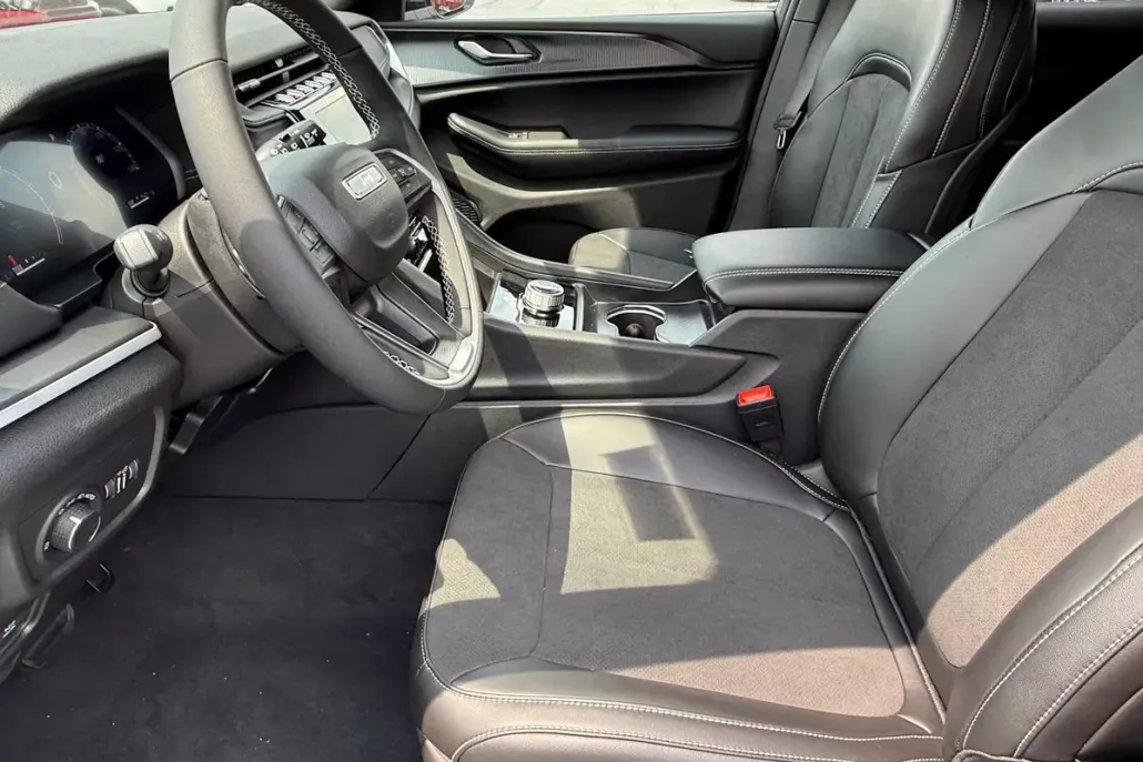 2025 Jeep Grand Cherokee Altitude photo 1