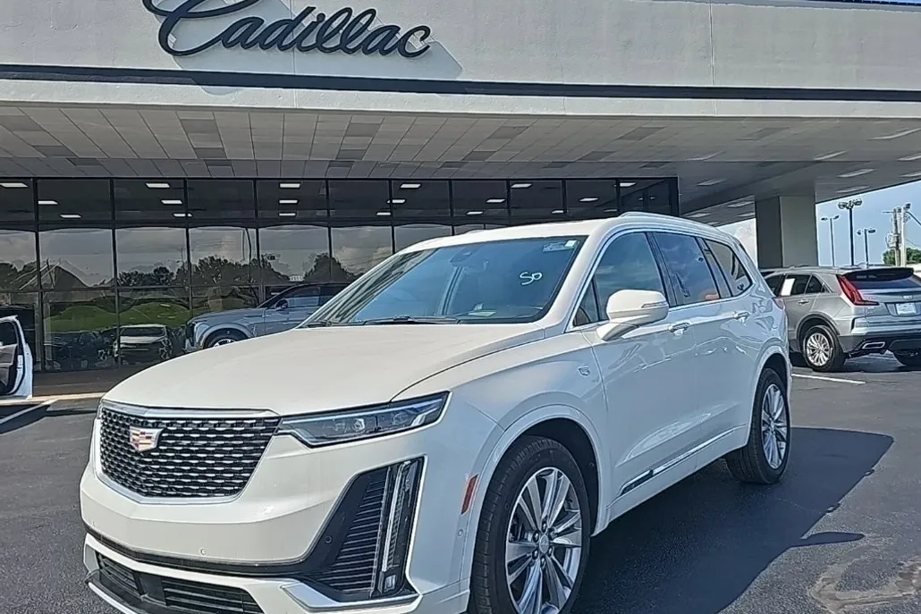 2024 Cadillac XT6 Premium Luxury photo 1