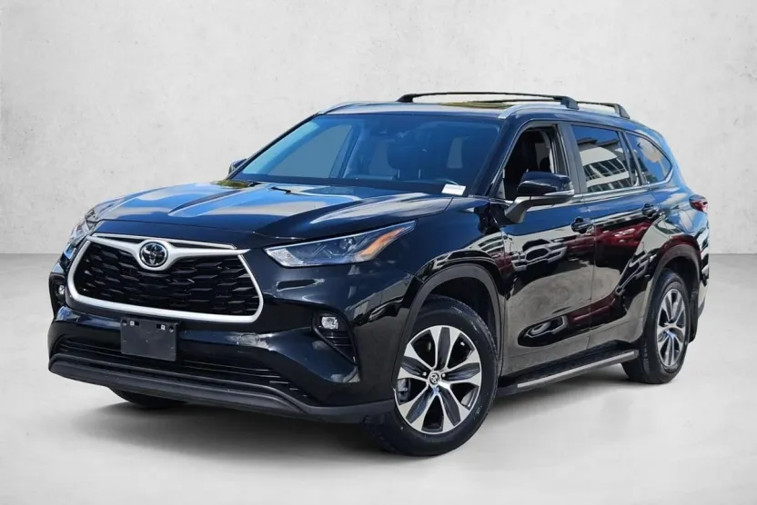 2024 Toyota Highlander XLE photo 1