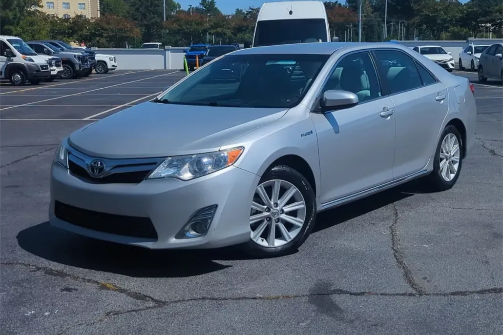 2014 Toyota Camry Hybrid XLE photo 1