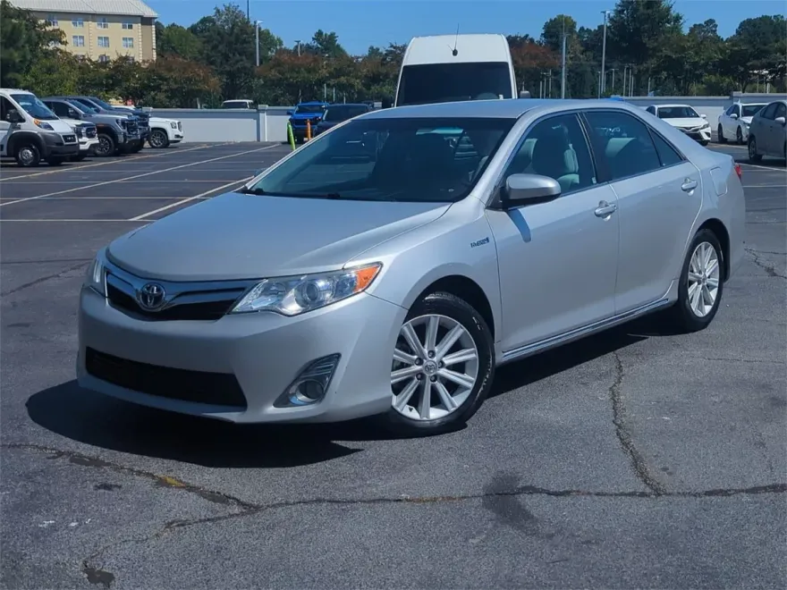 2014 Toyota Camry Hybrid XLE photo 1