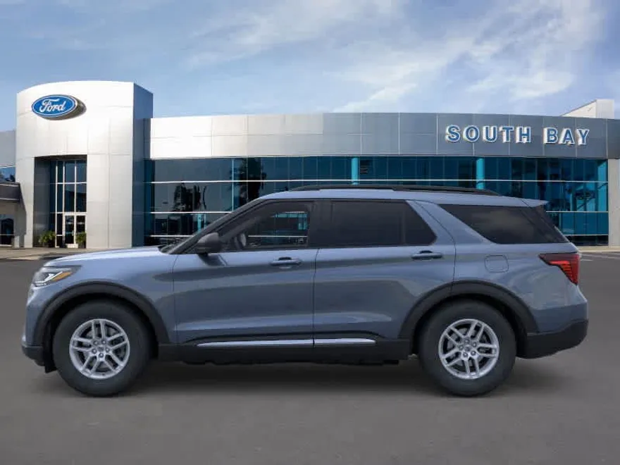 2025 Ford Explorer photo 1