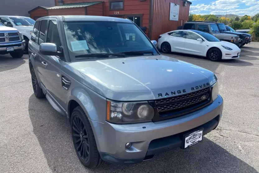 2013 Land Rover Range Rover Sport HSE photo 1