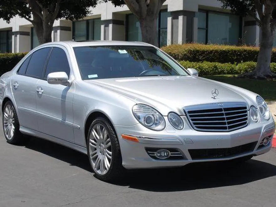 2008 Mercedes Benz E photo 1