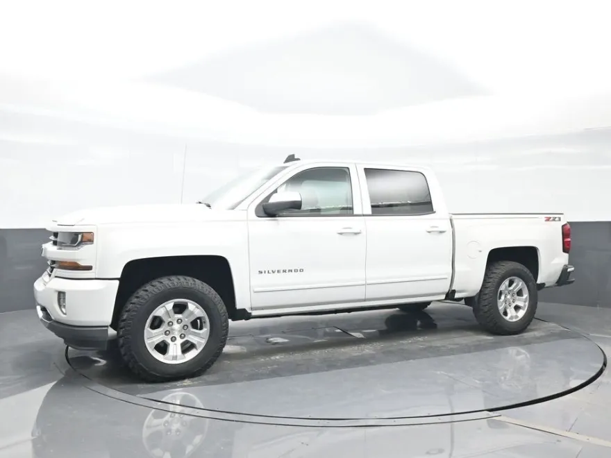 2018 Chevrolet Silverado 1500 LT photo 1