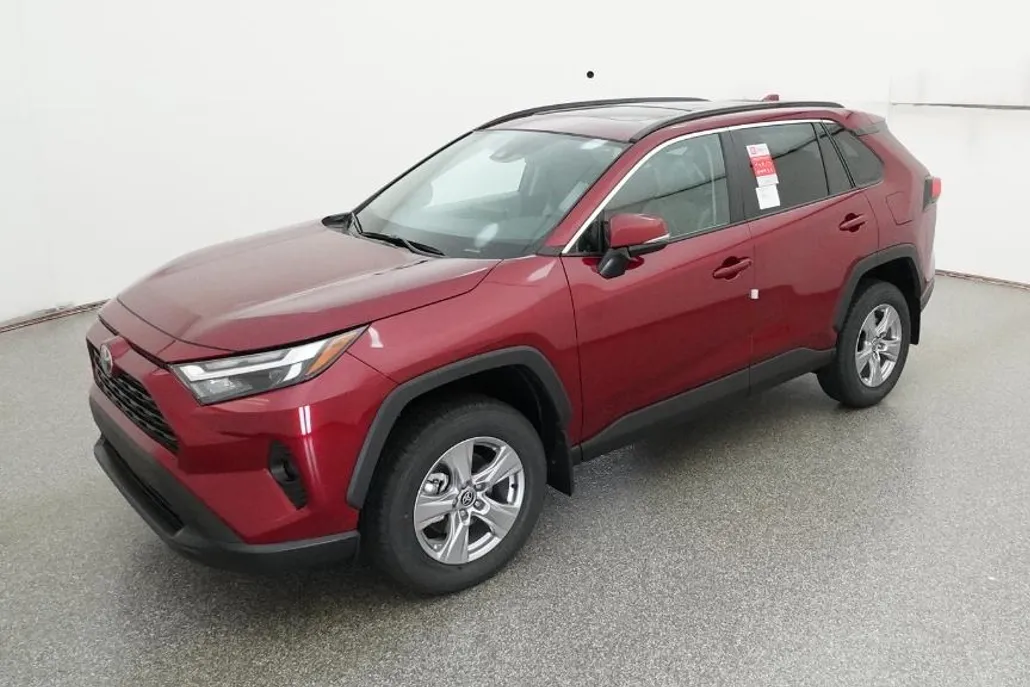 2025 Toyota RAV4 XLE photo 1