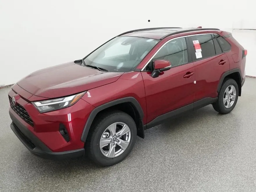 2025 Toyota RAV4 XLE photo 1