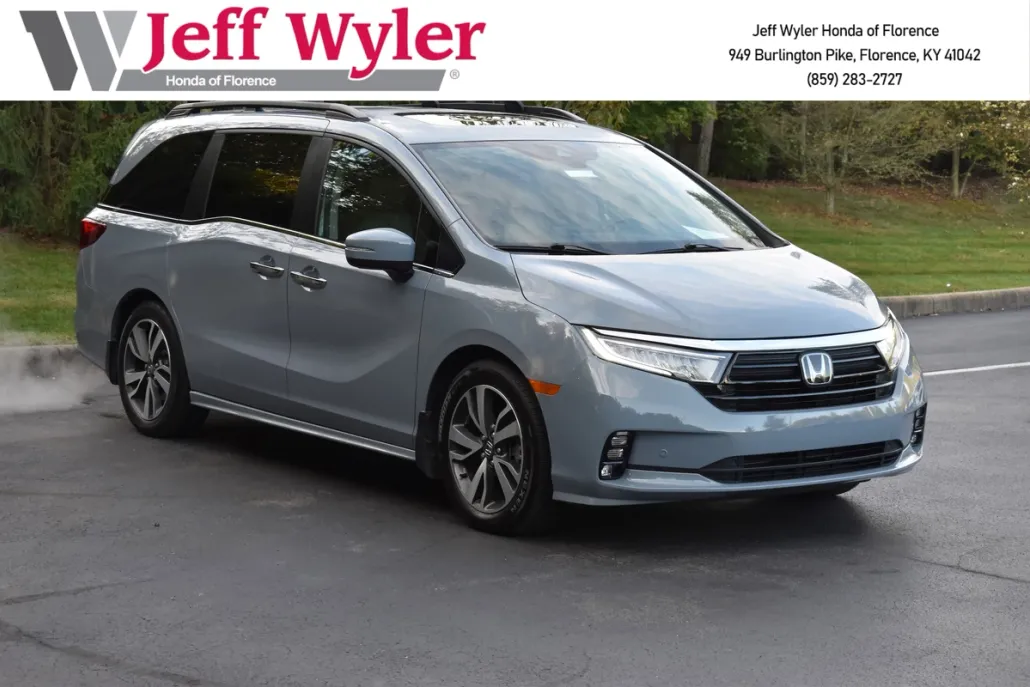 2023 Honda Odyssey Touring photo 1