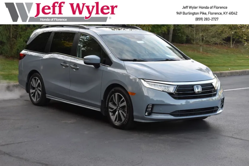 2023 Honda Odyssey Touring photo 1