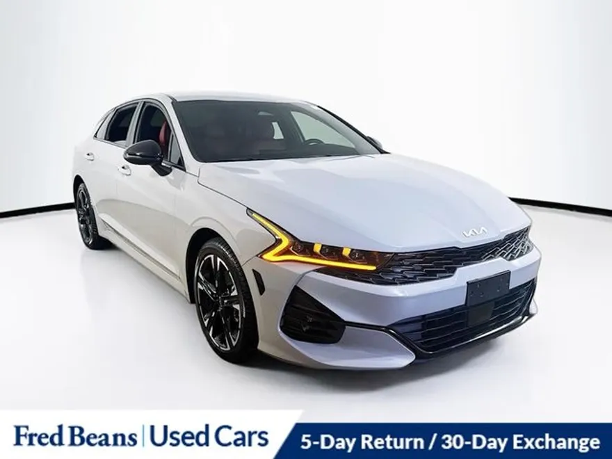 2024 Kia K5 GT-Line photo 1