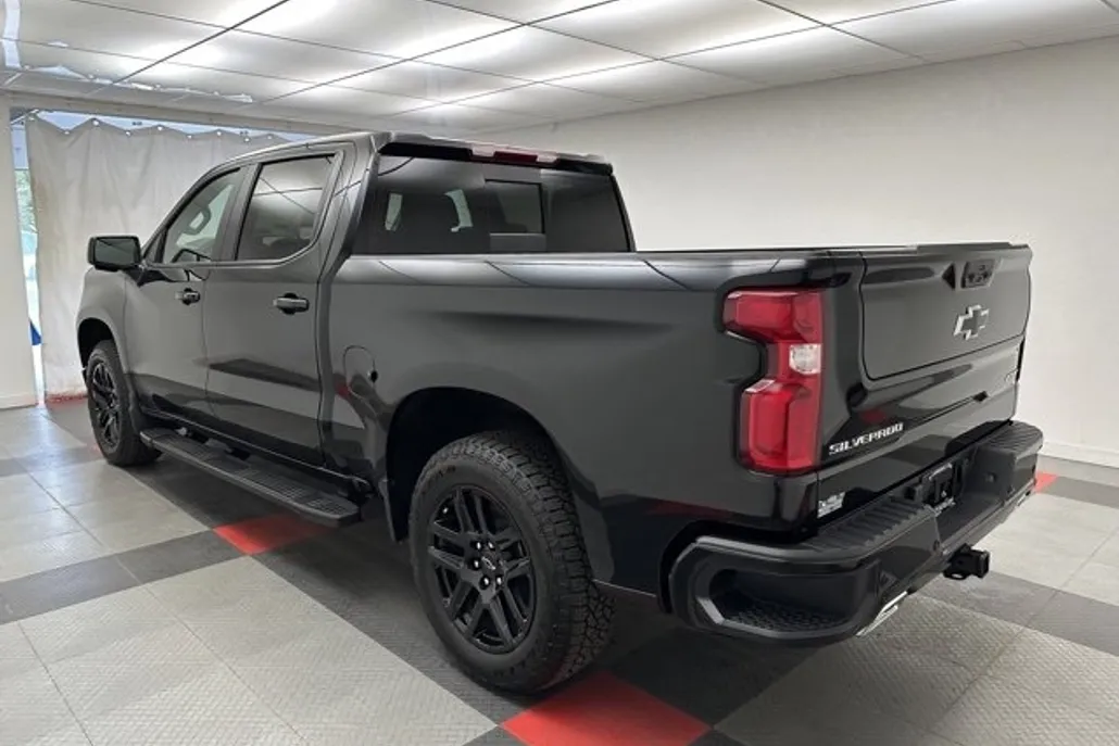 2025 Chevrolet Silverado 1500 RST photo 1