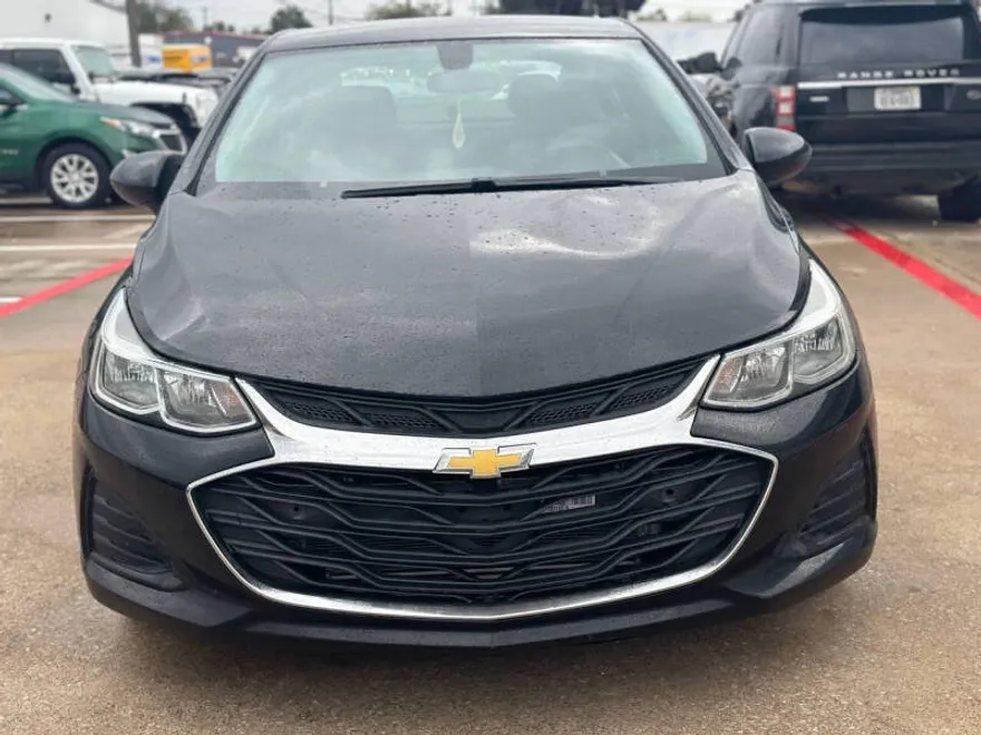 2019 Chevrolet Cruze LS photo 1