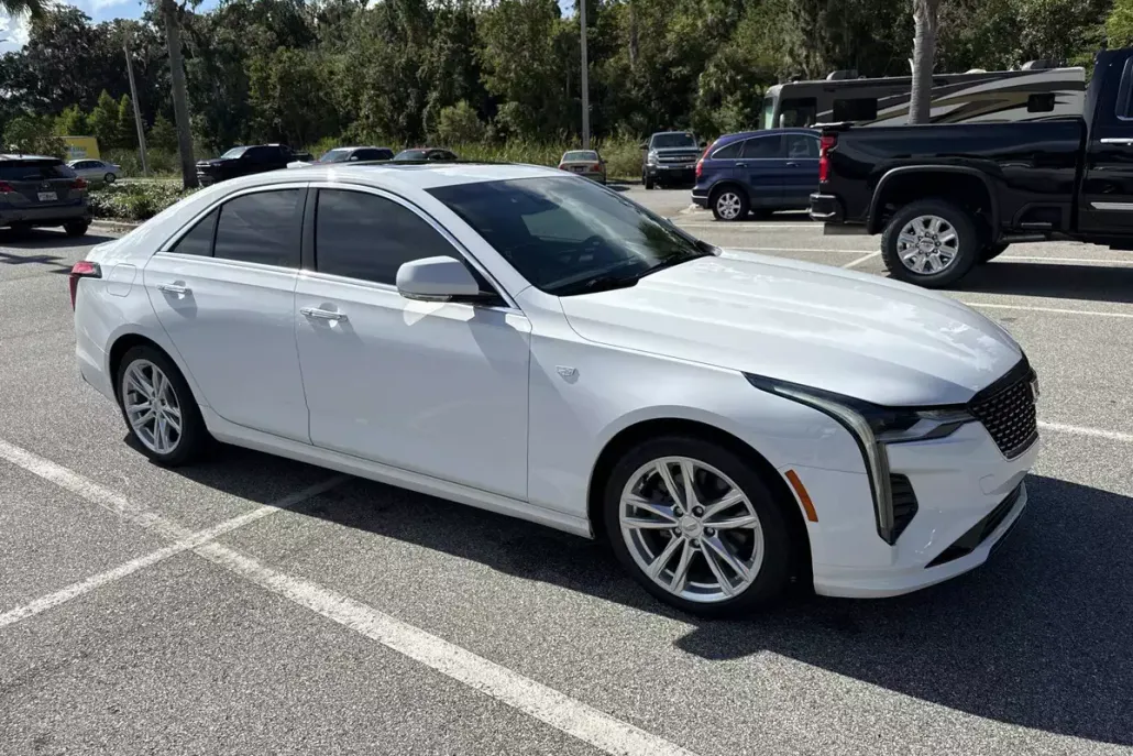 2021 Cadillac CT4 Luxury photo 1