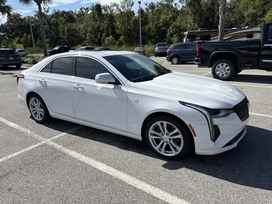 2021 Cadillac CT4 Luxury photo 1