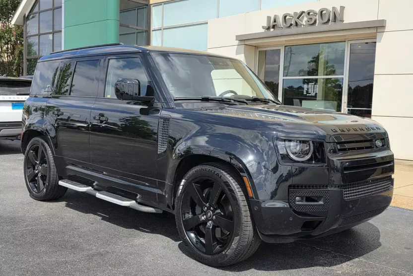 2024 Land Rover Defender 110 X-Dynamic SE photo 1