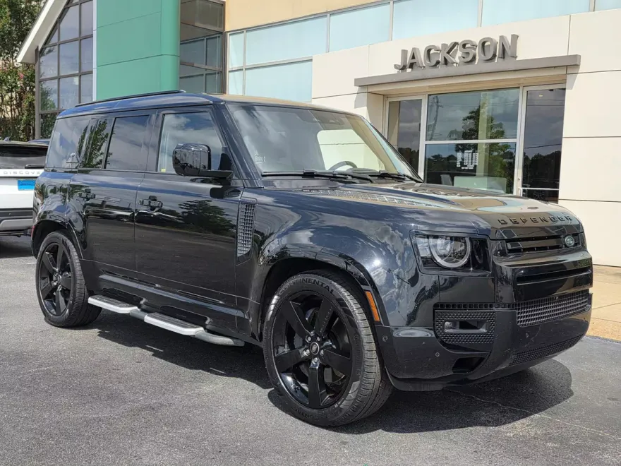 2024 Land Rover Defender 110 X-Dynamic SE photo 1