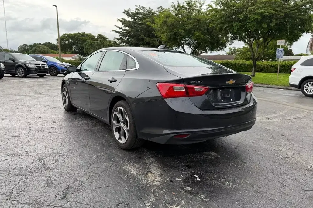 2023 Chevrolet Malibu 1LT photo 1
