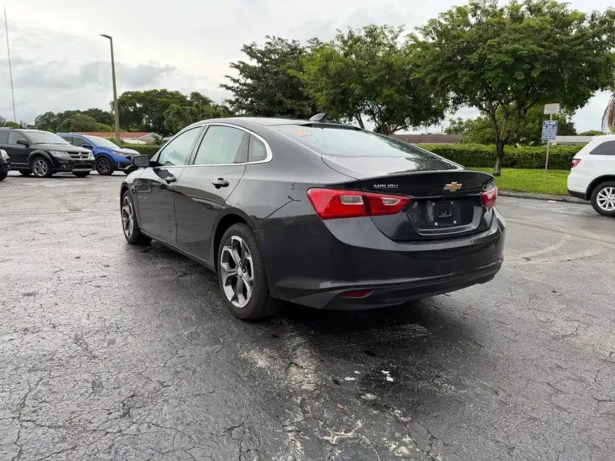 2023 Chevrolet Malibu 1LT photo 1