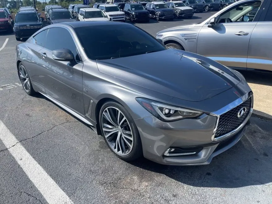 2018 Infiniti Q60 3.0t Luxe photo 1