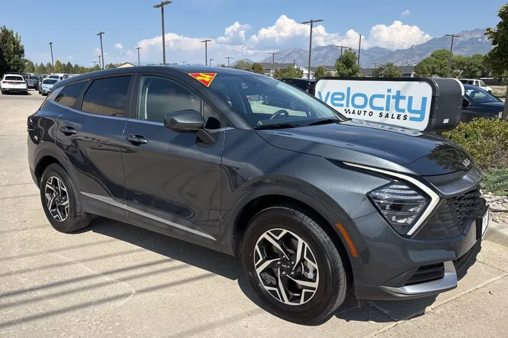 2024 Kia Sportage LX photo 1