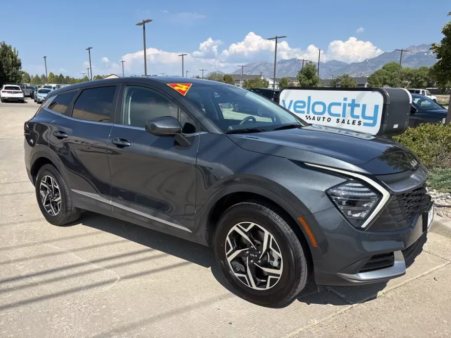 2024 Kia Sportage LX photo 1