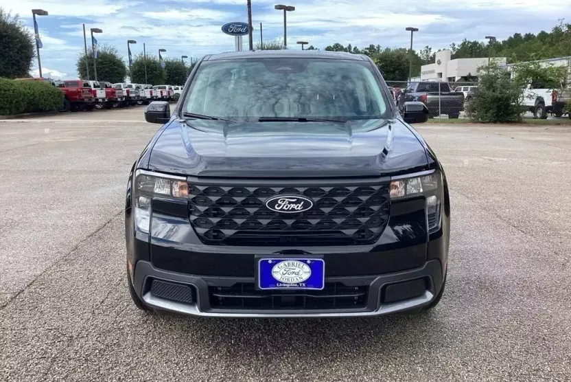 2025 Ford Maverick XLT photo 1