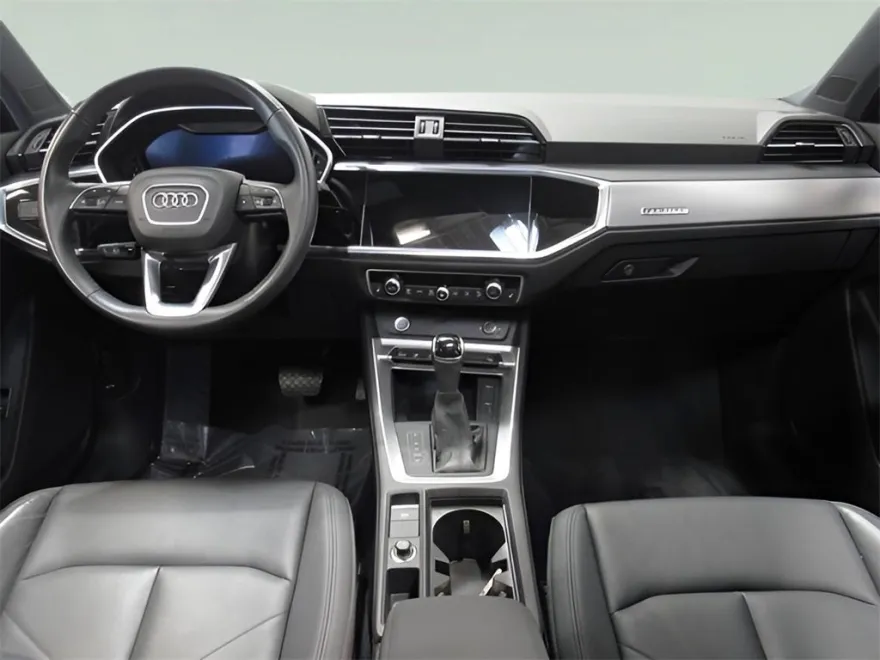 2020 Audi Q3 Premium Plus 45 TFSI photo 1