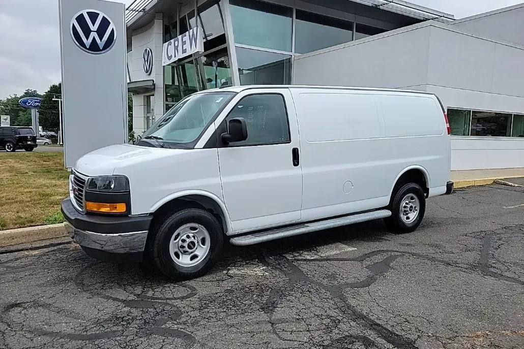 2023 Gmc Savana 2500 Cargo photo 1