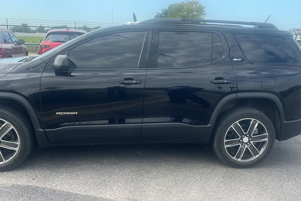 2019 Gmc Acadia SLT photo 1