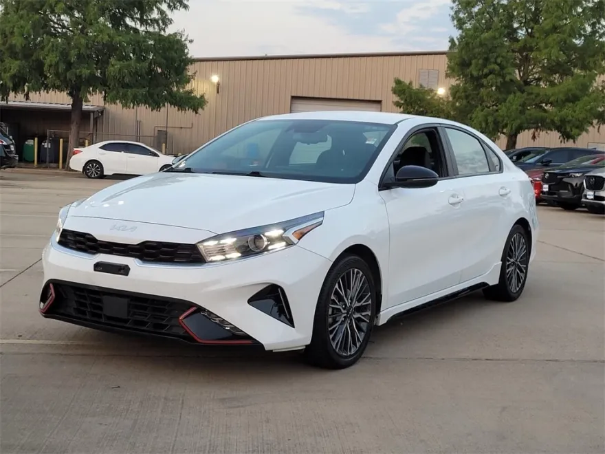 2023 Kia Forte GT-Line photo 1